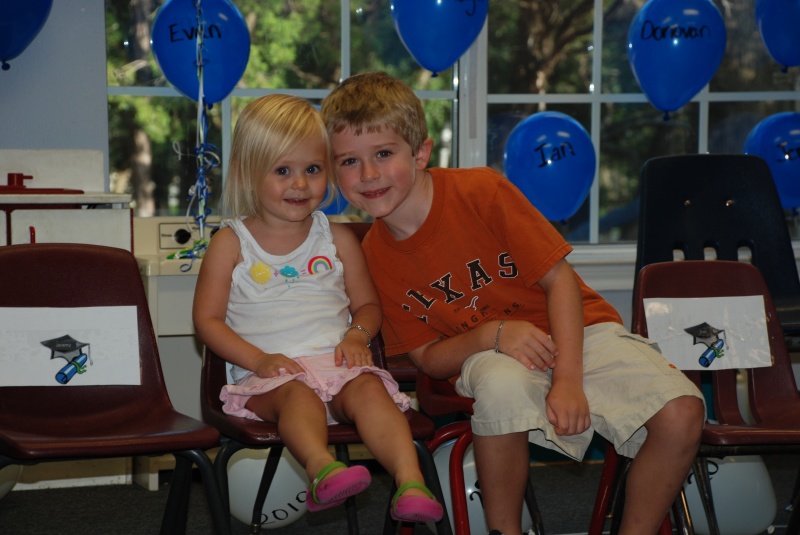 2010/07(July)/Ian PreK Graduation/800x600_2010-07-29-04 Ian's PreK Grad.jpg